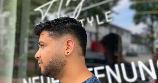 arjohairstyle #delmenhorst #bremen #pomade #barber #barbershop #barberlife #haircut #barbershopconnect
#fade #hair
#wahlpro #wahl #wahlprouk #fadehaircut #sharpfade #barberconnect #barbers #barbersinctv #barbershop #barberlifestyle #barbershopconnect #barberlife
#kenchiblade