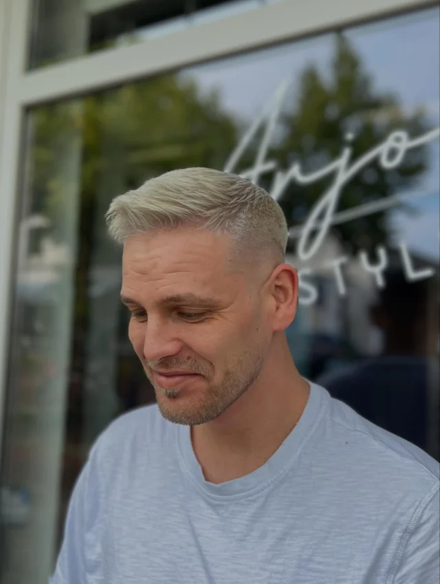 Arjo du machst das schon 🤔 danke für dein Vertrauen #arjohairstyle#colorful#liebezumberuf#glynt#delmenhorst#bremen