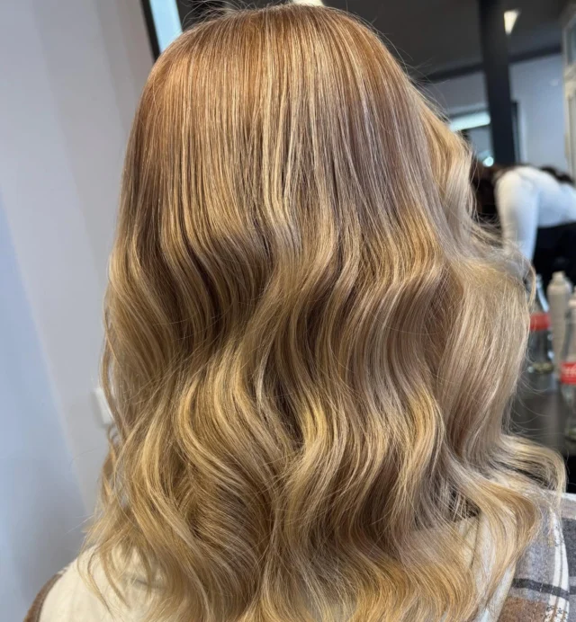 New year. New hair. New glow 🤍

#arjohairstyle #slaybyrojin #glynt #delmenhorst