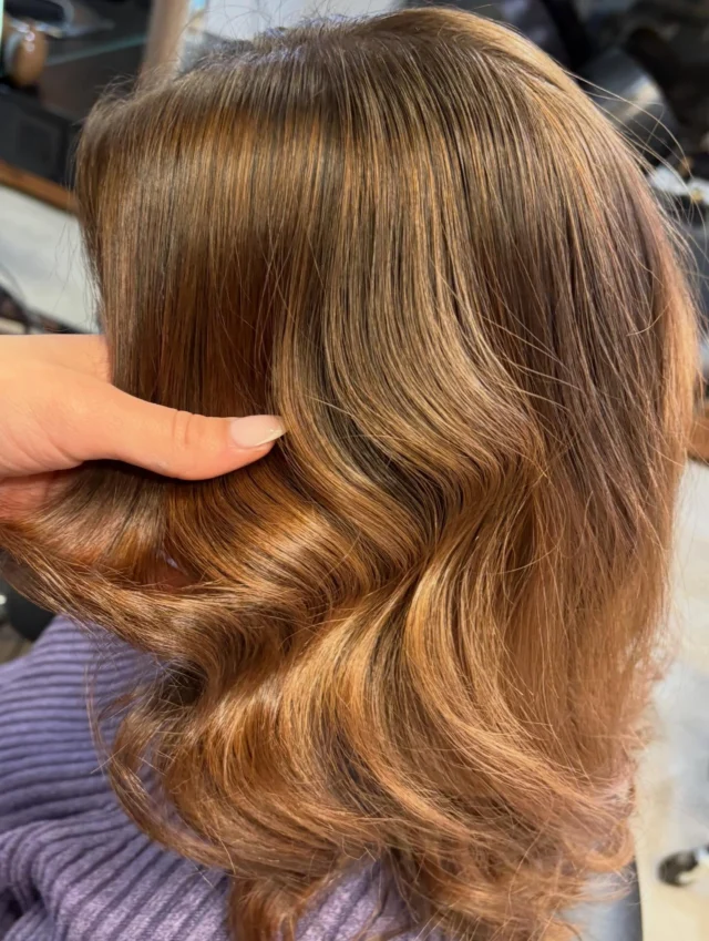 Kleine Veränderung, großer Unterschied ✨
Natürlich. Glänzend. Gesund.

#arjohairstyle #balyagehair #autumn #slaybyrojin #masterhairdresser